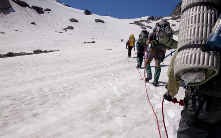 mountaineering class in pacific northwest